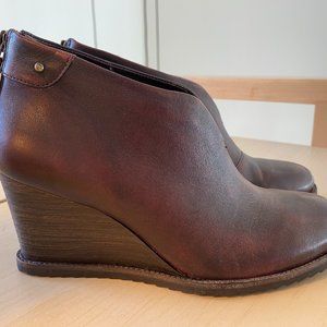 Trask wedge ankle boot - Tenley - size 7 LIKE NEW